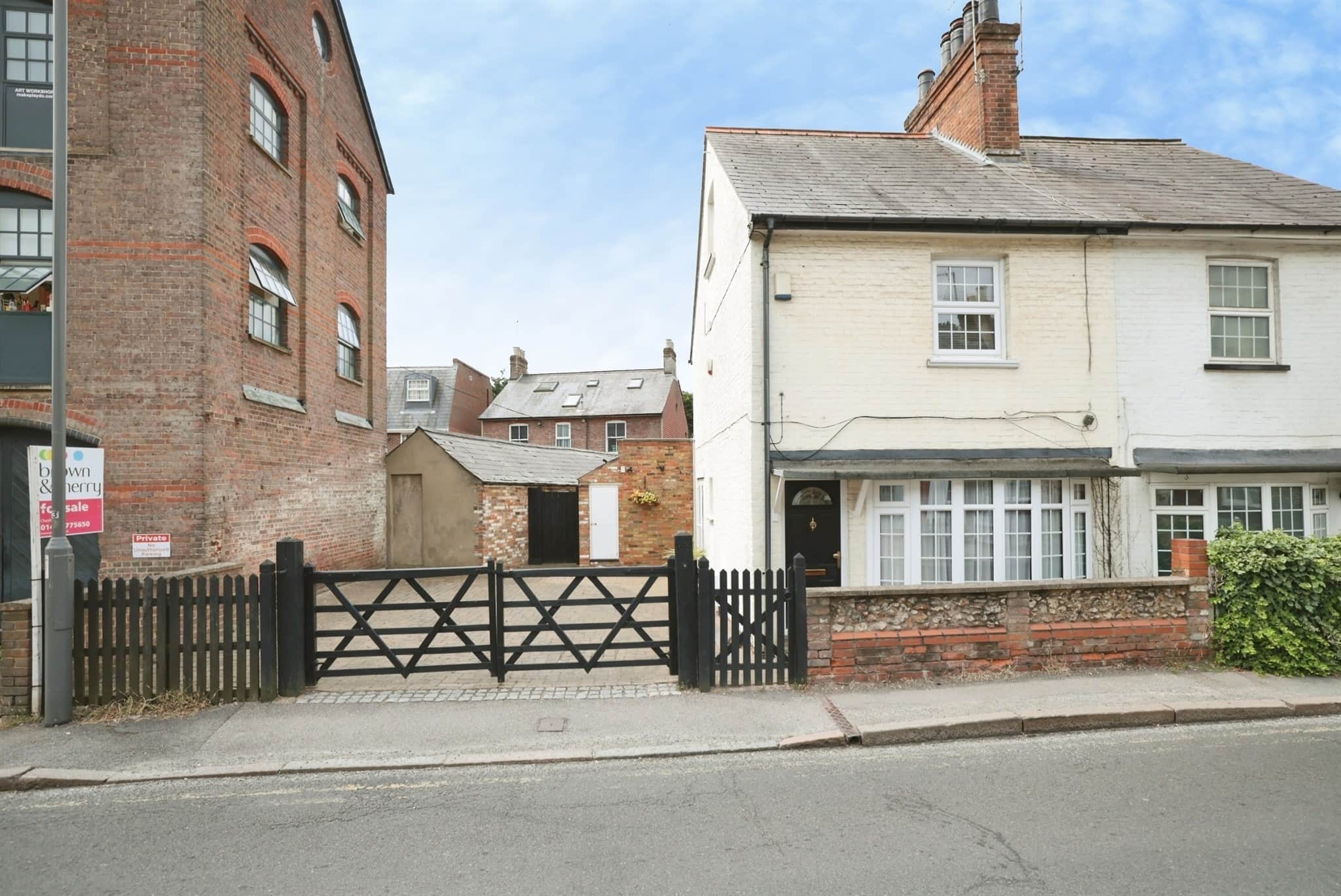 Property photo 0